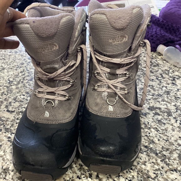 The North Face chilkat ll Gray and Black Winter Boots 200 g of primaloft - Picture 2 of 11